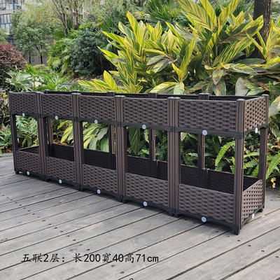 Pola Tenunan Hitam Kotak Penanam Plastik Tinggi 42 * 42 * 20cm Cukup Instal